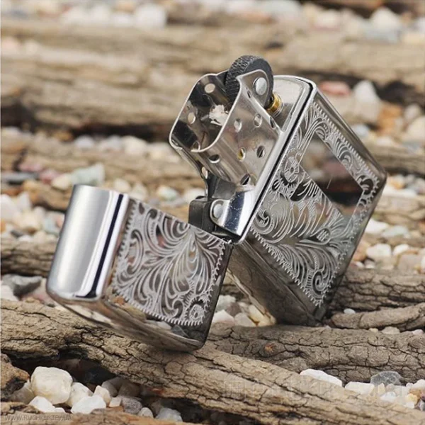 Zippo Venetian Polished Chrome 352