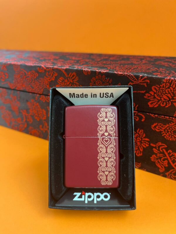 ZIPPO Upaljač Heart Garland Design 46296