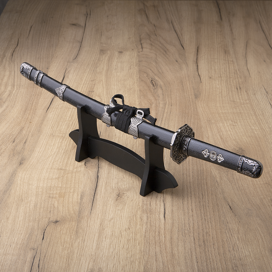 Katana Mini sa Stalkom 1 Katana Mini sa Stalkom