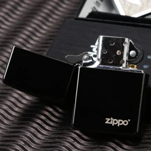 ZIPPO Upaljač High Polish Black Zippo Logo 24756ZL